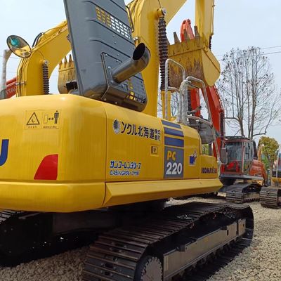 Excavateur PC220 Komatsu d'occasion de 0 à 2000 heures de travail et de 22 tonnes de poids de fonctionnement