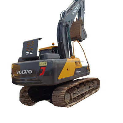Excavateur VOLVO EC210 de 21 tonnes avec une capacité de seau de 1,2 m3 et 119 kW