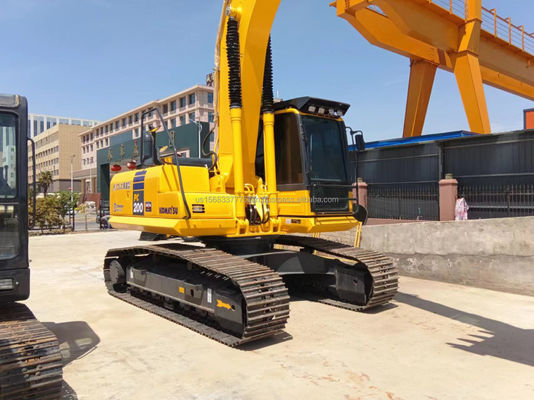 Excavateur Komatsu PC200 de 20 tonnes Japon Excavateur hydraulique à rampe d'occasion avec consommation