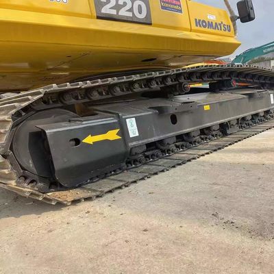 Excavateur Komatsu PC220 d'occasion avec une capacité de seau de 1,2 M3 et une puissance de 119 kW à un prix abordable
