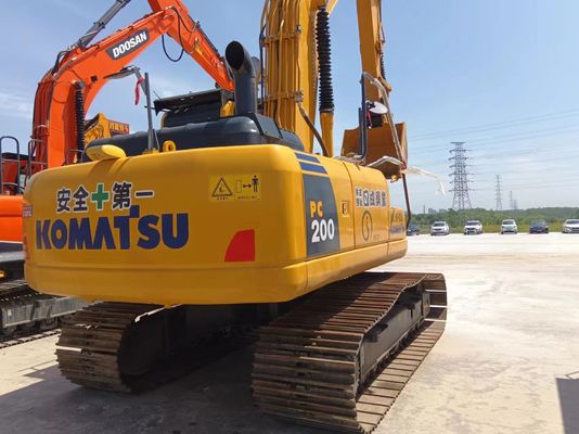 Excavatrice utilisée Komatsu PC220 certifiée CE EPA avec 119 kW de puissance et 22000 kg de poids