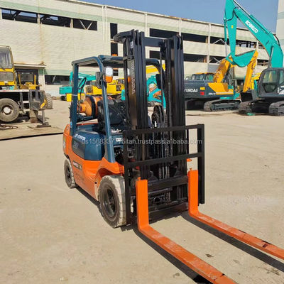 Boutiques de matériaux de construction utilisés 2012 TOYOTA 7F30 chariot élévateur diesel avec et raisonnable