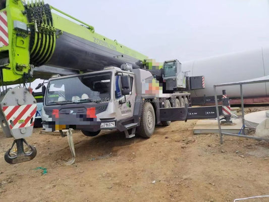Une grue utilisée de 200 tonnes avec d'excellentes performances et une charge maximale de levage 4.5