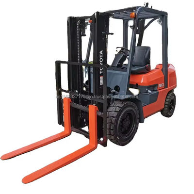 3000 kg Poids TOYOTA 7F30 Chariot élévateur diesel d'occasion 99% Modèle 2012 pour une grande efficacité