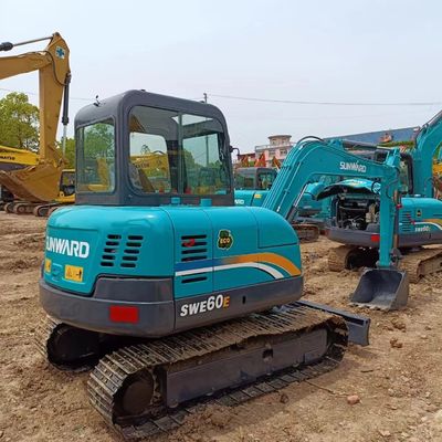 Moteur Caterpillar et composants Hyundai utilisés sur la mini-excavatrice Sunward SWE60E de 6 tonnes